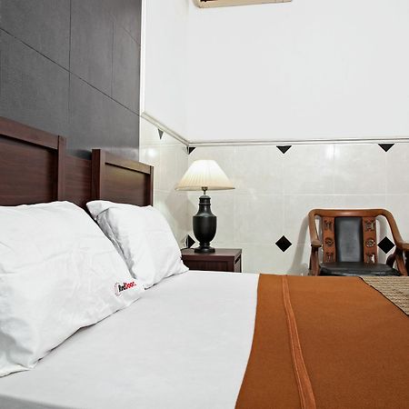 Reddoorz Near City Of Tomorrow Mall Σουραμπάγια Εξωτερικό φωτογραφία