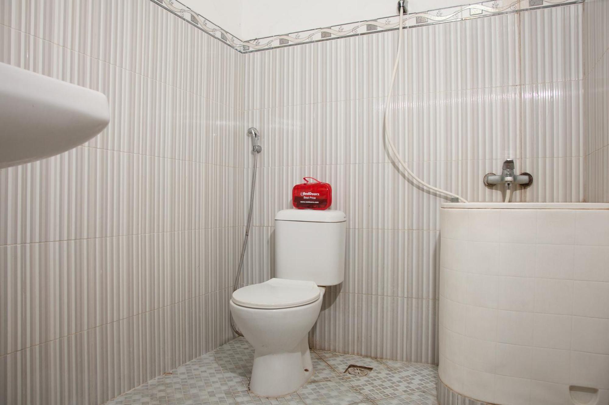 Reddoorz Near City Of Tomorrow Mall Σουραμπάγια Εξωτερικό φωτογραφία